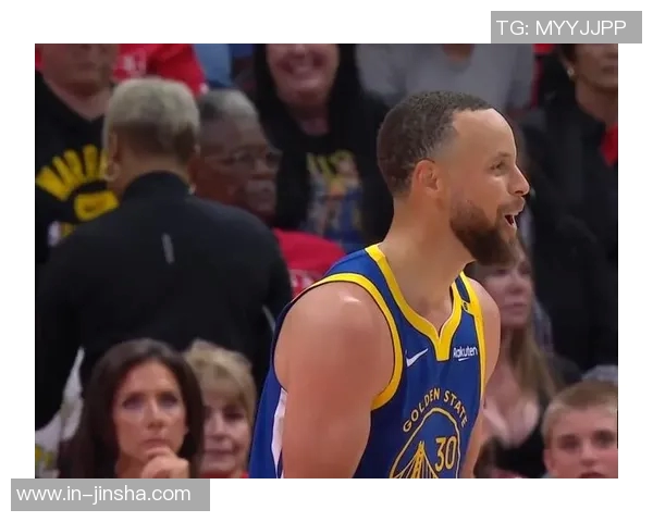 库里遭遇裁判争议再现两次明显21未吹怒火中烧牙套掉落引发热议