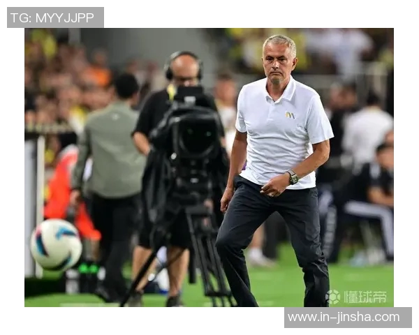 穆里尼奥将创历史成为首位执教七队晋级欧冠淘汰赛的教练